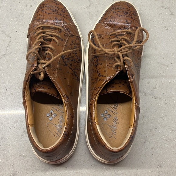 Patricia Nash Uma map pattern leather sneakers - Picture 5 of 10
